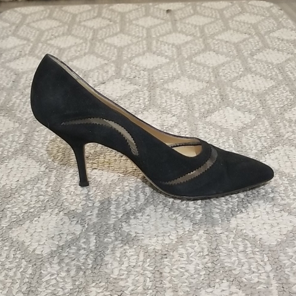 Manolo Blahnik black suede pumps sz 8.5 - Picture 4 of 8